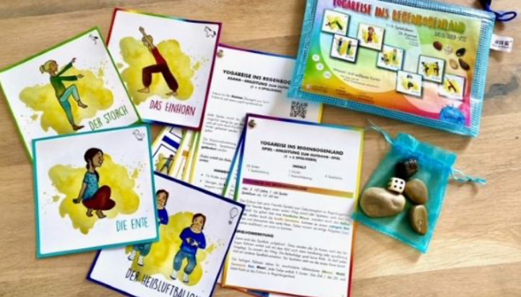 Praxistest „Yogareise Ins Regenbogenland – Das Outdoor-Spiel“ von Yogilini Spielewelt